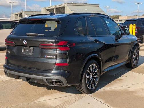 2025 BMW X5 M60i