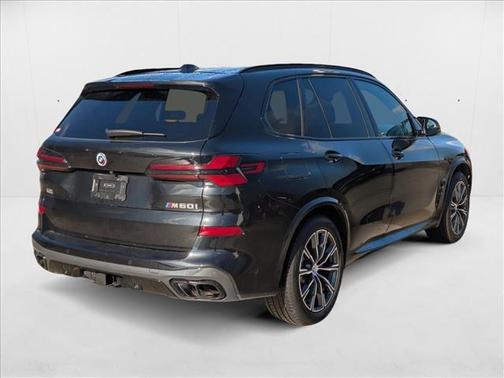 2025 BMW X5 M60i