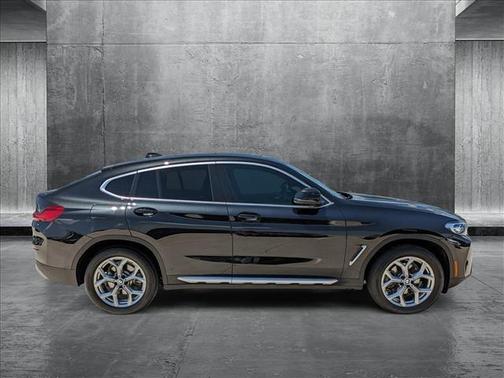 2025 BMW X4 xDrive30i