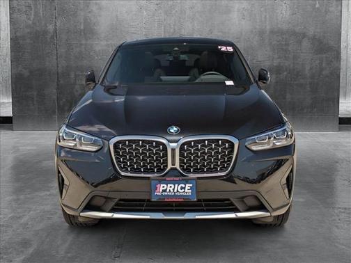 2025 BMW X4 xDrive30i