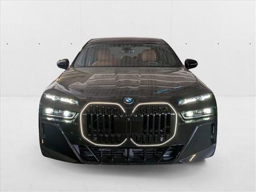 2026 BMW 750e xDrive