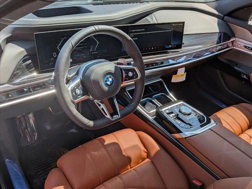 2026 BMW 750e xDrive