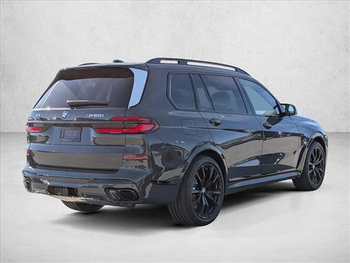 2026 BMW X7 M60i
