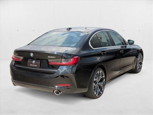 2025 BMW 330 i xDrive