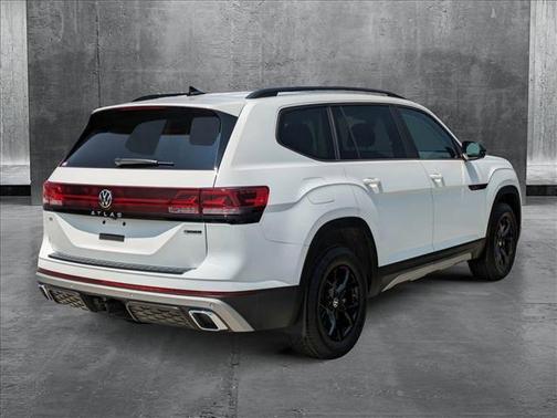 2024 Volkswagen Atlas 2.0T Peak Edition SE w/Technology