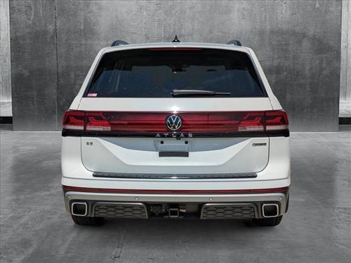2024 Volkswagen Atlas 2.0T Peak Edition SE w/Technology