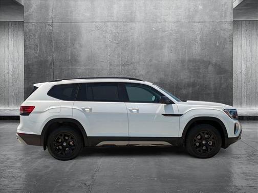 2024 Volkswagen Atlas 2.0T Peak Edition SE w/Technology