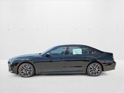 2026 BMW 750e xDrive