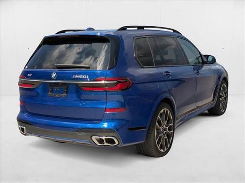 2025 BMW X7 M60i