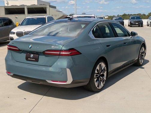 2026 BMW 530 i xDrive