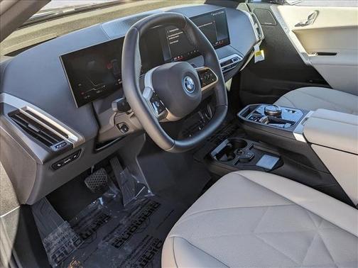 2025 BMW iX xDrive50