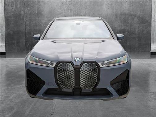 2025 BMW iX M60