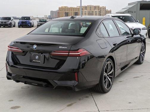 2025 BMW 530 i xDrive