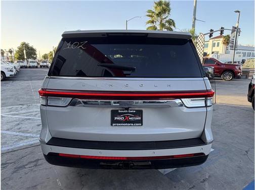 Ceramic Pearl Metallic Tri-Coat 2022 Lincoln Navigator Reserve