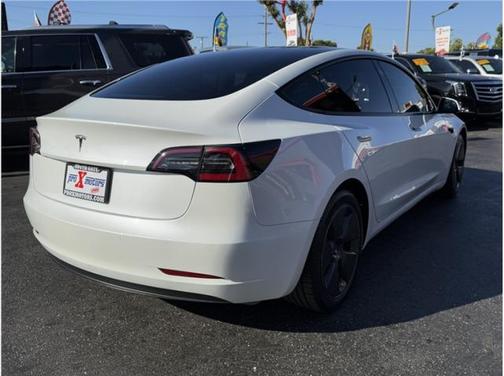 2022 Tesla Model 3 Standard Range
