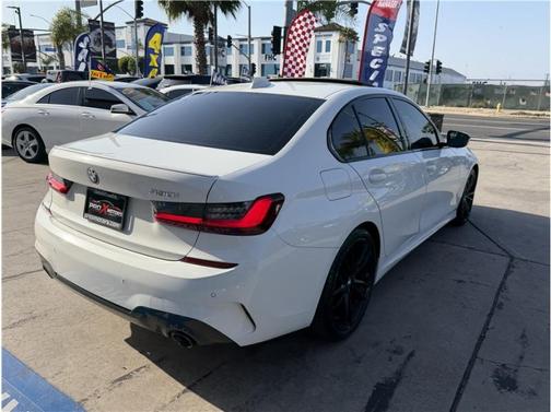 Alpine White 2022 BMW 330 330i Sedan 4D