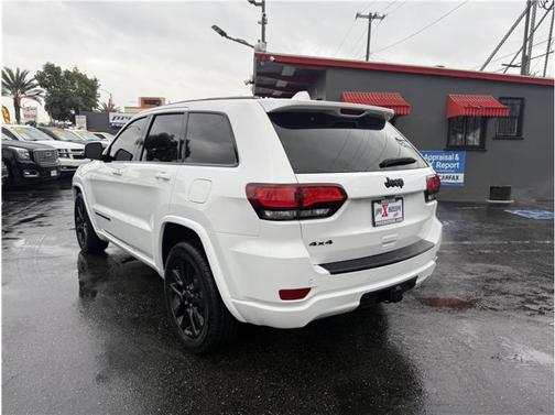 2021 Jeep Grand Cherokee Laredo