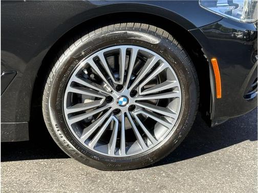 2018 BMW 540 540i Sedan 4D