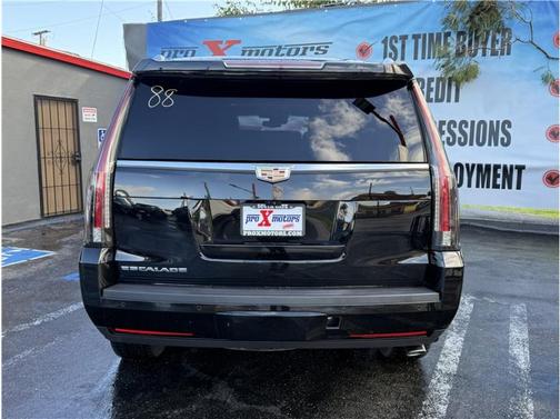 2017 Cadillac Escalade Luxury