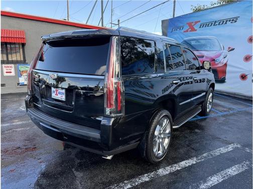 2017 Cadillac Escalade Luxury