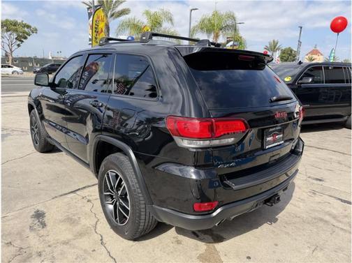 Black 2019 Jeep Grand Cherokee Trailhawk