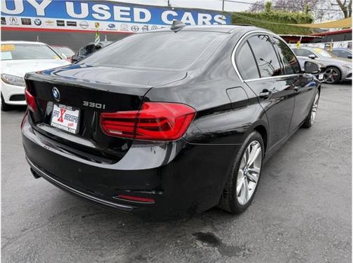 2018 BMW 330 330i Sedan 4D