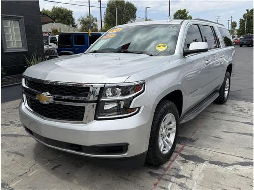 Silver Ice Metallic 2018 Chevrolet Suburban LT