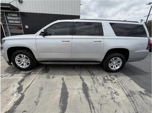 Silver Ice Metallic 2018 Chevrolet Suburban LT
