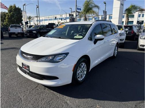 2021 Chrysler Voyager LXI