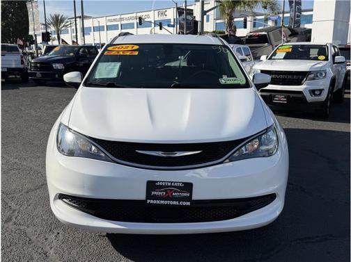 2021 Chrysler Voyager LXI