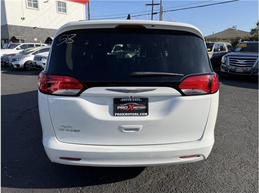 2021 Chrysler Voyager LXI
