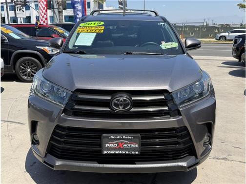 Predawn Gray Mica 2019 Toyota Highlander SE