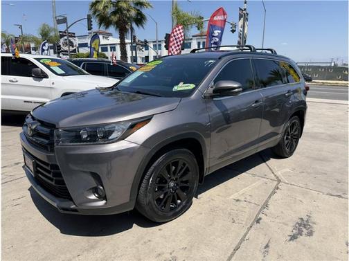 Predawn Gray Mica 2019 Toyota Highlander SE