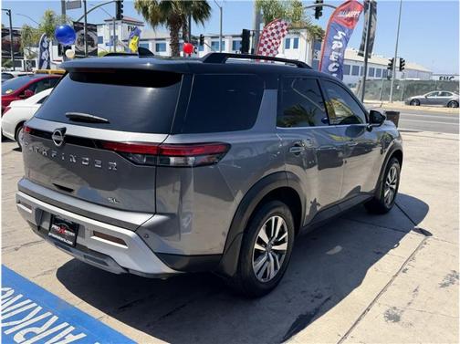 Gray 2022 Nissan Pathfinder SL 2WD