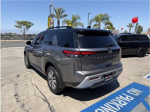 Gray 2022 Nissan Pathfinder SL 2WD