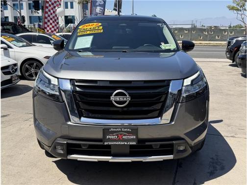 Gray 2022 Nissan Pathfinder SL 2WD
