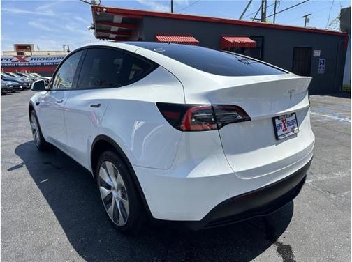 2021 Tesla Model Y Standard Range Rear-Wheel Drive