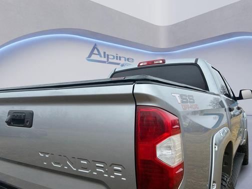 2017 Toyota Tundra SR5