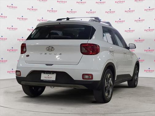 2022 Hyundai VENUE SEL