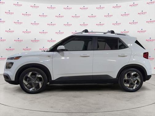 2022 Hyundai VENUE SEL