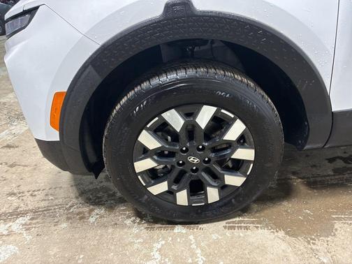 2025 Hyundai SANTA CRUZ SEL Activity