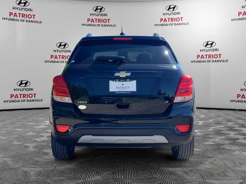 Mosaic Black Metallic 2020 Chevrolet Trax LT