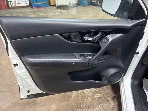 2017 Nissan Rogue Sport SV