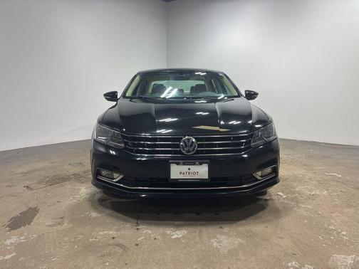2016 Volkswagen Passat 1.8T SE w/Technology