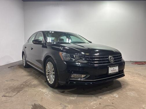 2016 Volkswagen Passat 1.8T SE w/Technology