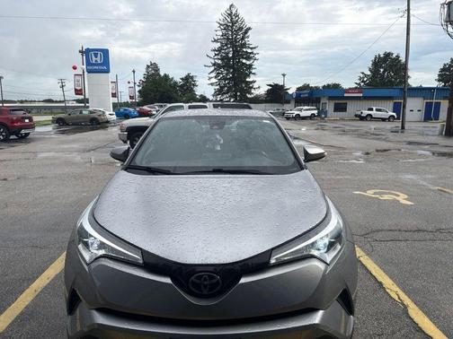 Magnetic Gray Metallic 2018 Toyota C-HR XLE Premium