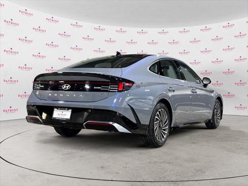 2025 Hyundai SONATA Hybrid Limited