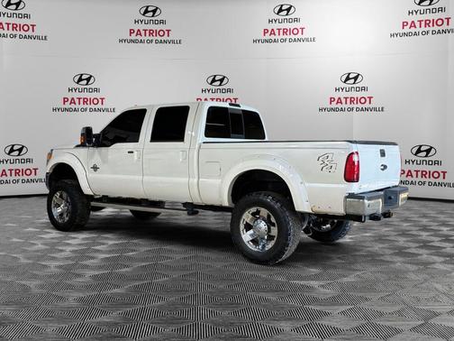 White 2016 Ford F-250 Lariat