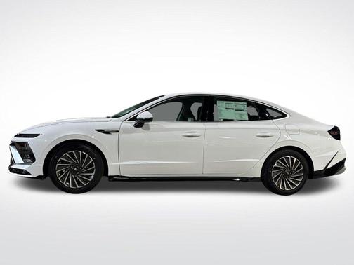 2025 Hyundai SONATA Hybrid SE