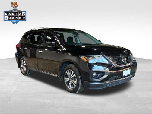 2017 Nissan Pathfinder SV